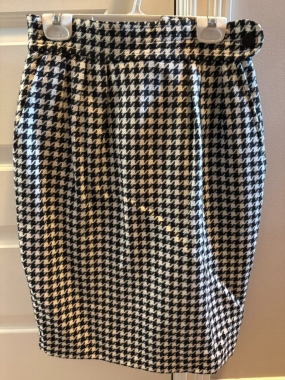 Wool Houndstooth woman's skirt